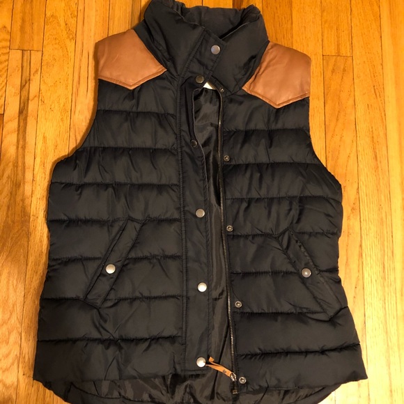 H&M Jackets & Blazers - Navy and brown vegan leather puffer vest H&M Jackets & Blazers - Navy and brown vegan leather puffer vest
